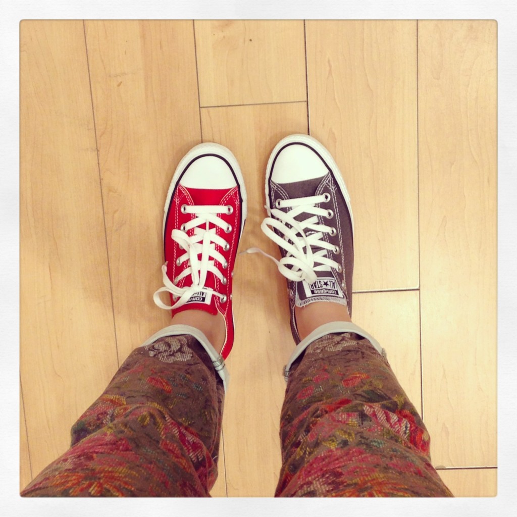 Converse Chucks red or grey