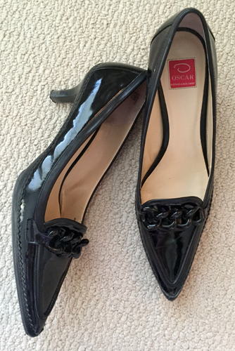 Oscar (by Oscar de la Renta) pumps